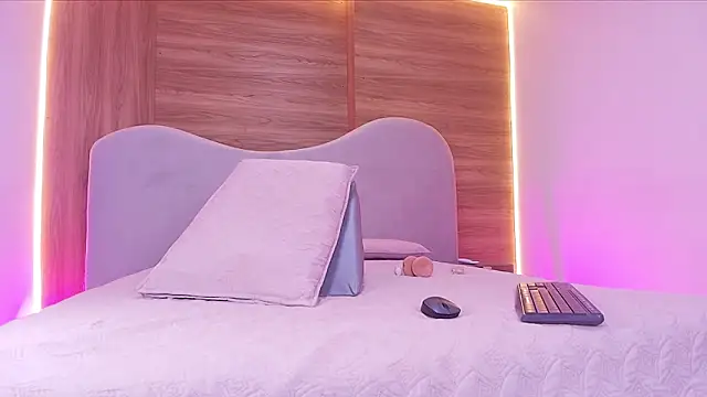 shaina adams online show from 03-04-26, 12:00