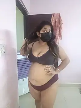 Snapshot of Aliya_Hott chatting on 06-06-26, 06:07 Aliya Hott online show from 06-06-26, 06:07
