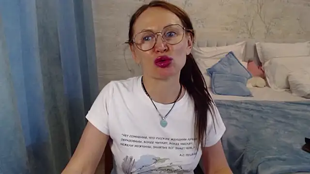 MarinaOnebest online show from 05-19-26, 02:56