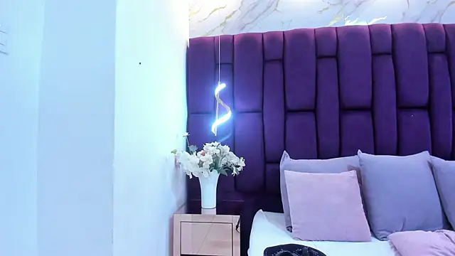 crystalstonee online show from 03-11-26, 10:16