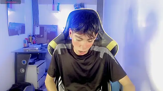 Liarr  online show from 05-12-26, 03:58