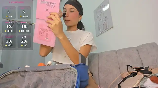 velvetluna  online show from 05-08-26, 01:05