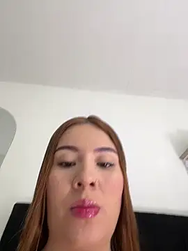 Snapshot of Hanna_Becker_ chatting on 04-07-26, 03:12 Hanna Becker online show from 04-07-26, 03:12