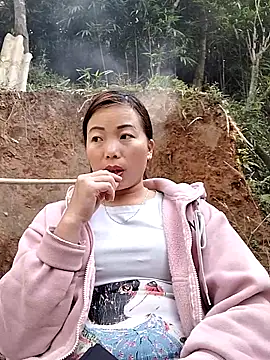 Ella-aa online show from 02-15-26, 01:57