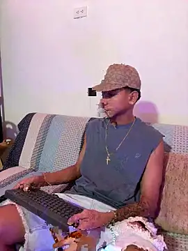 paulhot11 online show from 04-26-26, 03:59