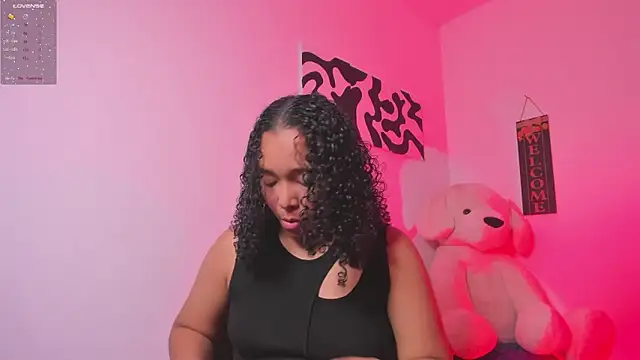 Nia13 online show from 02-13-26, 05:25