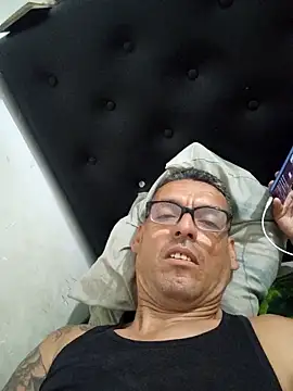 Carlos-0425 online show from 05-06-26, 04:30