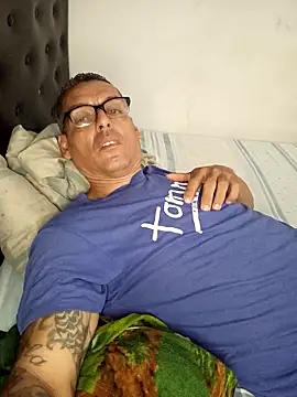 Carlos-0425 online show from 05-11-26, 04:29