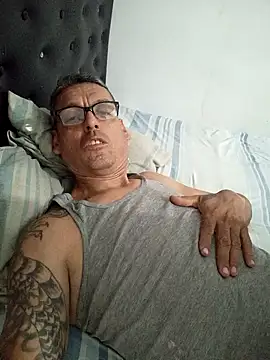 Carlos-0425 online show from 05-12-26, 04:42