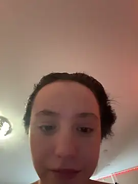 MiaTee online show from 02-10-26, 03:54