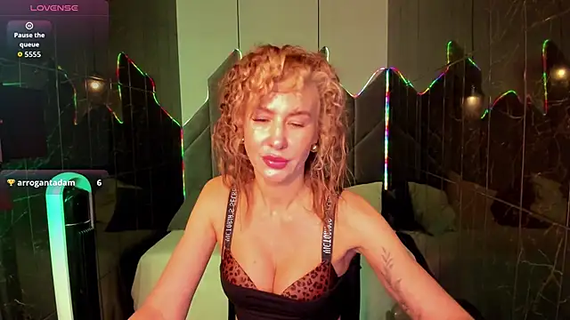 Snapshot of Madam__Isabella chatting on 02-12-26, 06:19 Madam Isabella online show from 02-12-26, 06:19