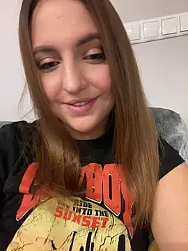 Snapshot of AliceDesmee chatting on 02-08-26, 06:22 AliceDesmee online show from 02-08-26, 06:22