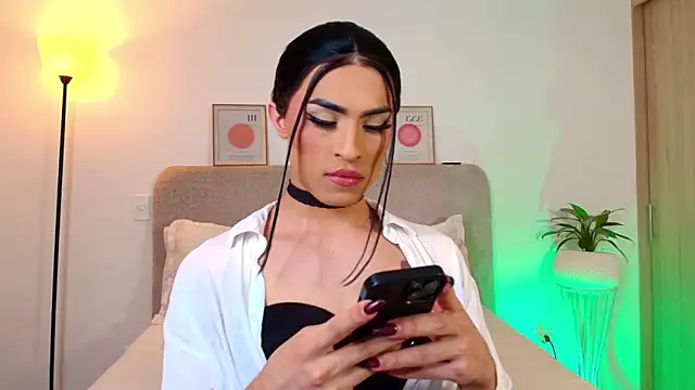 Snapshot of KarolPortellaa chatting on 03-23-26, 09:52 KarolPortellaa online show from 03-23-26, 09:52