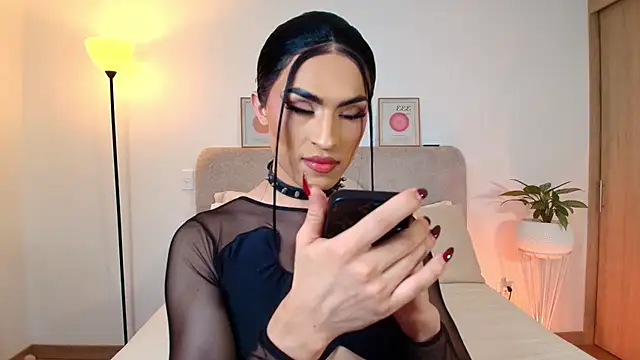 Snapshot of KarolPortellaa chatting on 03-25-26, 11:11 KarolPortellaa online show from 03-25-26, 11:11