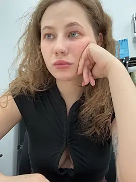 AsynaYuuki online show from 03-25-26, 05:41