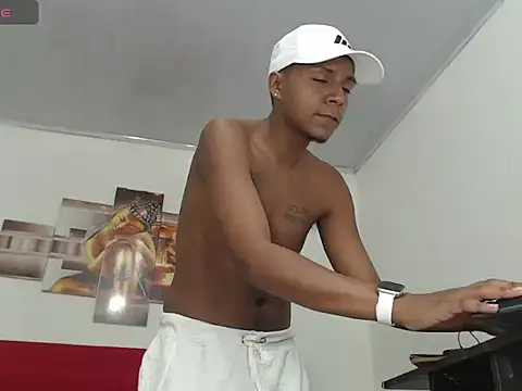 hotboyluxe online show from 02-11-26, 06:13