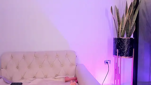 Snapshot of liorah_wolf chatting on 02-25-26, 08:40 liorah wolf online show from 02-25-26, 08:40