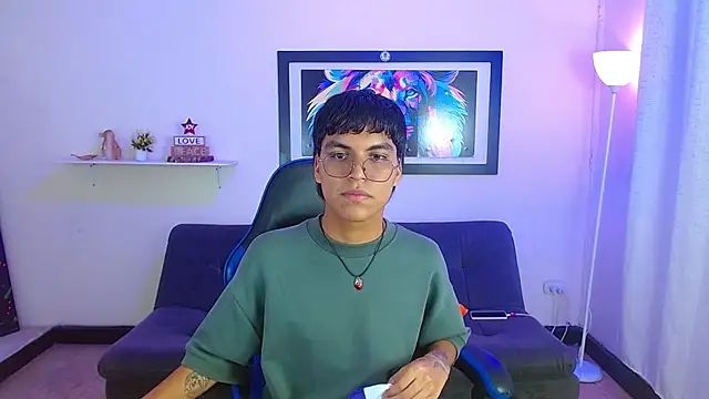 Snapshot of Maecum18 chatting on 06-18-26, 10:03 Maecum18 online show from 06-18-26, 10:03