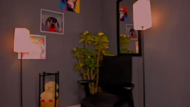 Olivia Thomson  online show from 02-07-26, 03:10