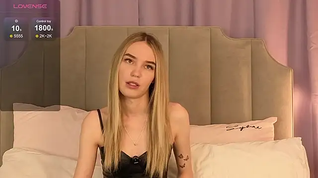 NikkiRyx online show from 02-11-26, 04:01