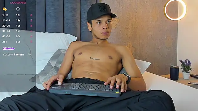 Alejandroo Montenegro online show from 03-19-26, 09:41