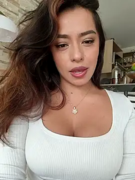 Snapshot of foxxy_lover chatting on 04-25-26, 05:21 foxxy lover online show from 04-25-26, 05:21