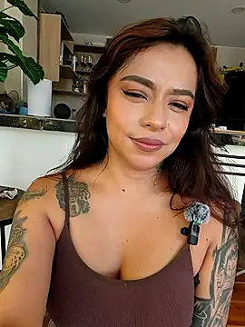 Snapshot of foxxy_lover chatting on 04-27-26, 04:49 foxxy lover online show from 04-27-26, 04:49