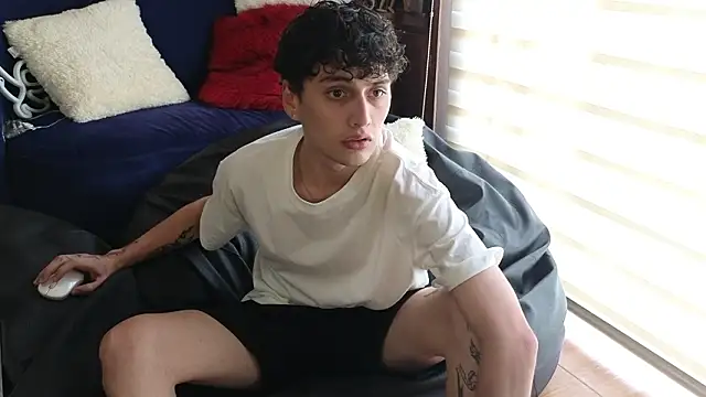 mrpicklesx23 online show from 02-03-26, 07:52