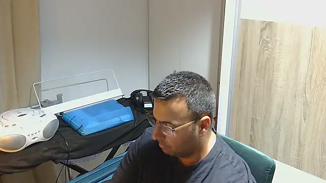 Snapshot of VanillaTime78-Jorge chatting on 06-30-26, 08:10 VanillaTime78-Jorge online show from 06-30-26, 08:10