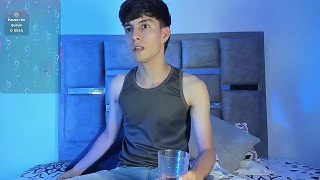 axxxel twink online show from 05-10-26, 01:00
