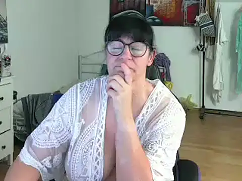 Sylly online show from 12-29-24, 07:06