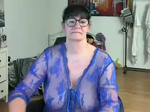Sylly online show from 12-29-24, 12:23