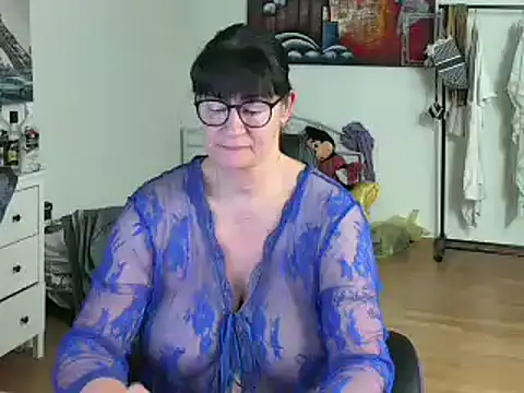 Sylly online show from 12-30-24, 07:37