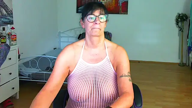 Sylly online show from 10-15-25, 11:43