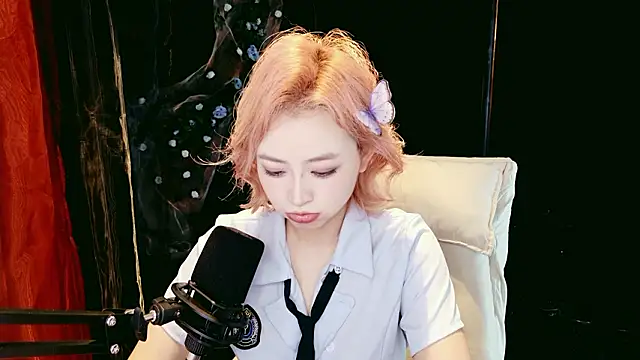 Lady-Mia777 online show from 02-03-26, 06:22