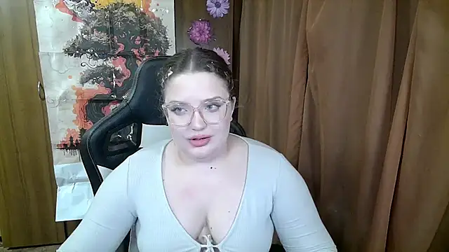Snapshot of Teasing_Dora chatting on 04-19-26, 06:21 Teasing Dora online show from 04-19-26, 06:21