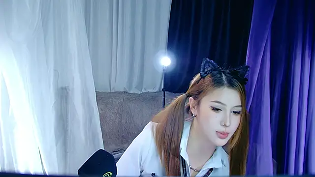 Yunny-888 online show from 03-18-26, 01:14