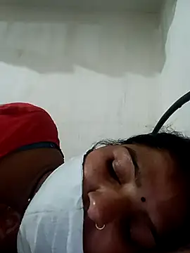 Snapshot of punamji_sexe chatting on 03-18-26, 07:28 punamji sexe online show from 03-18-26, 07:28