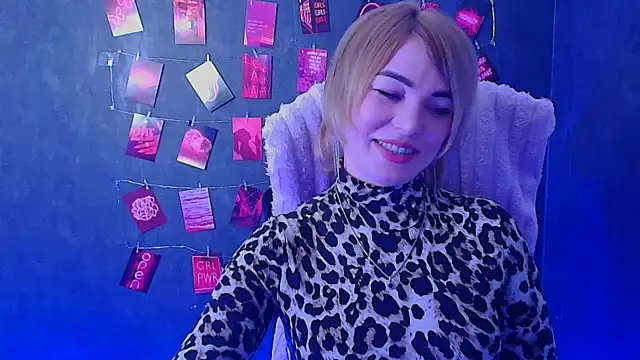 Snapshot of CuttieEmma chatting on 03-16-26, 12:31 CuttieEmma online show from 03-16-26, 12:31