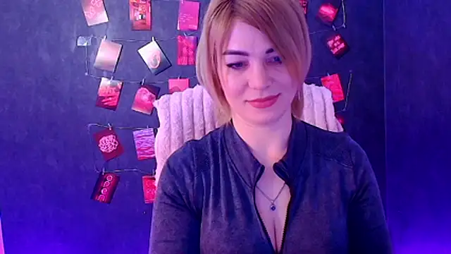 Snapshot of CuttieEmma chatting on 03-19-26, 06:39 CuttieEmma online show from 03-19-26, 06:39