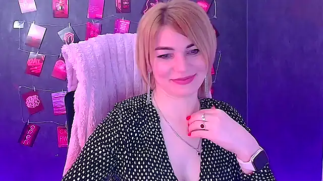 Snapshot of CuttieEmma chatting on 03-23-26, 12:58 CuttieEmma online show from 03-23-26, 12:58