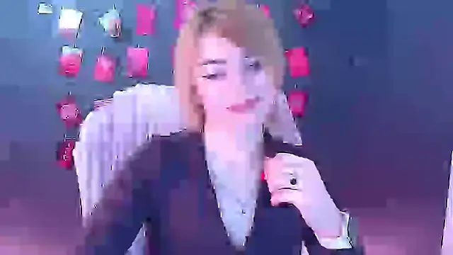 Snapshot of CuttieEmma chatting on 03-24-26, 06:51 CuttieEmma online show from 03-24-26, 06:51