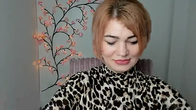 Snapshot of CuttieEmma chatting on 04-04-26, 06:00 CuttieEmma online show from 04-04-26, 06:00