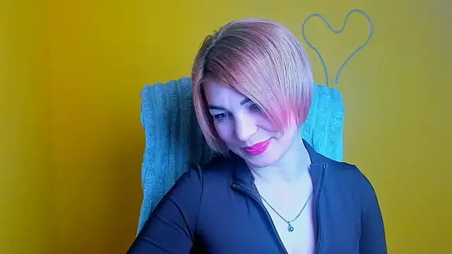 Snapshot of CuttieEmma chatting on 04-05-26, 05:59 CuttieEmma online show from 04-05-26, 05:59