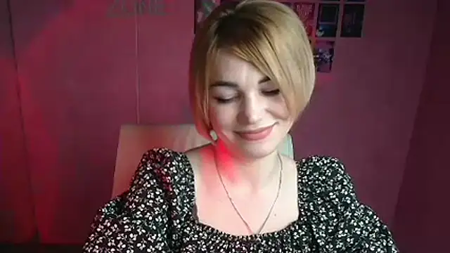 Snapshot of CuttieEmma chatting on 04-08-26, 11:54 CuttieEmma online show from 04-08-26, 11:54