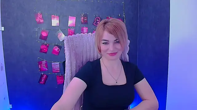 Snapshot of CuttieEmma chatting on 04-08-26, 11:59 CuttieEmma online show from 04-08-26, 11:59