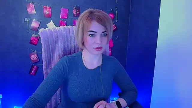 Snapshot of CuttieEmma chatting on 04-14-26, 11:49 CuttieEmma online show from 04-14-26, 11:49