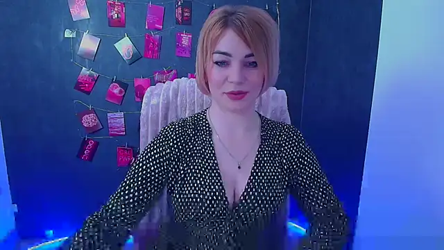 Snapshot of CuttieEmma chatting on 04-22-26, 11:56 CuttieEmma online show from 04-22-26, 11:56