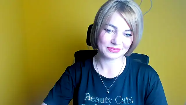 Snapshot of CuttieEmma chatting on 06-26-26, 11:58 CuttieEmma online show from 06-26-26, 11:58