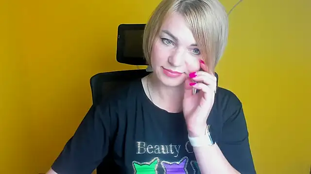 Snapshot of CuttieEmma chatting on 07-01-26, 11:45 CuttieEmma online show from 07-01-26, 11:45